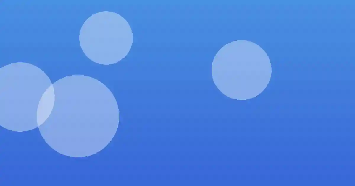 탐스러운 육회 한 상차림과 맥주잔이 놓인 테이블