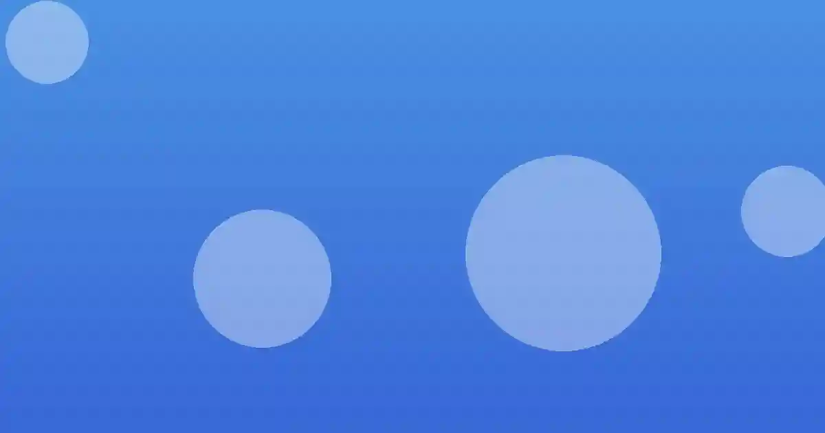 캠핑장에서 접이식전기포트로 라면을 끓이는 모습