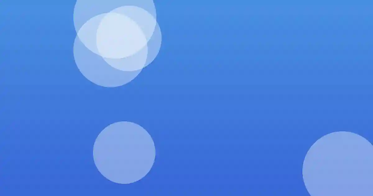 석양을 배경으로 걷는 사람들의 실루엣 사진