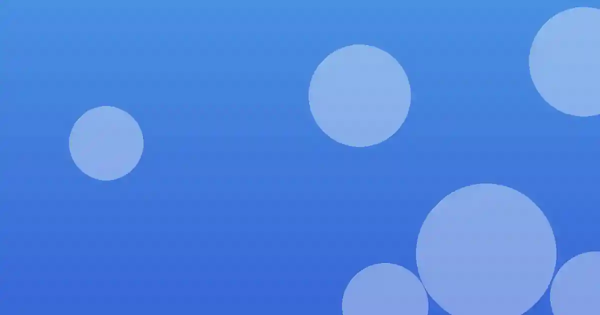 운전면허증을 들고 환하게 웃는 사람 이미지